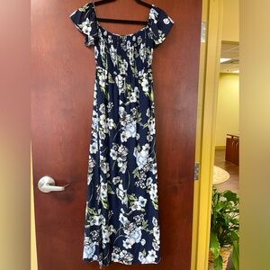 Altar’d State Ladies Blue Floral Maxi Dress Size Medium